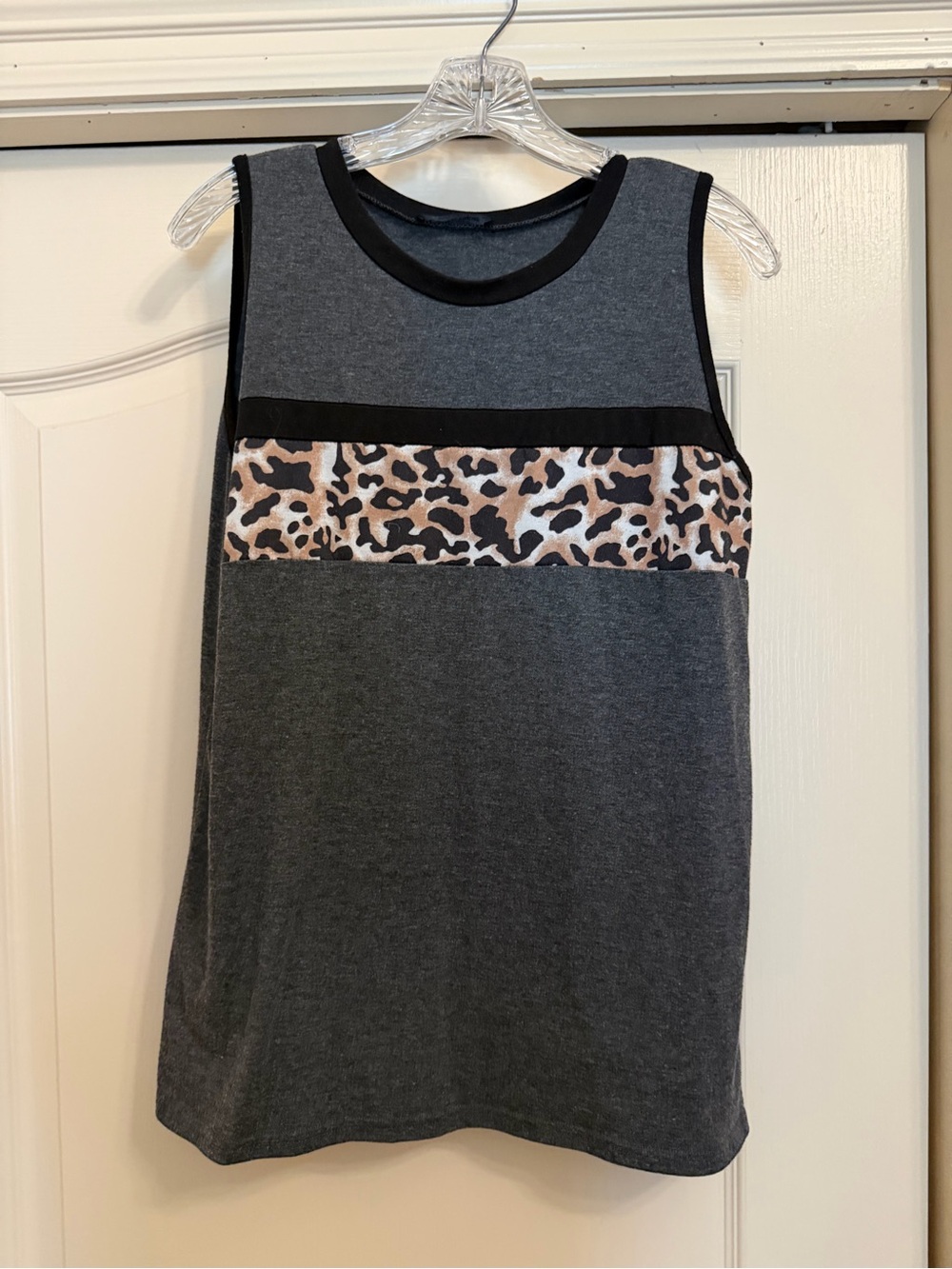 Sleeveless Gray Leopard-Accent Women’s Tank Top